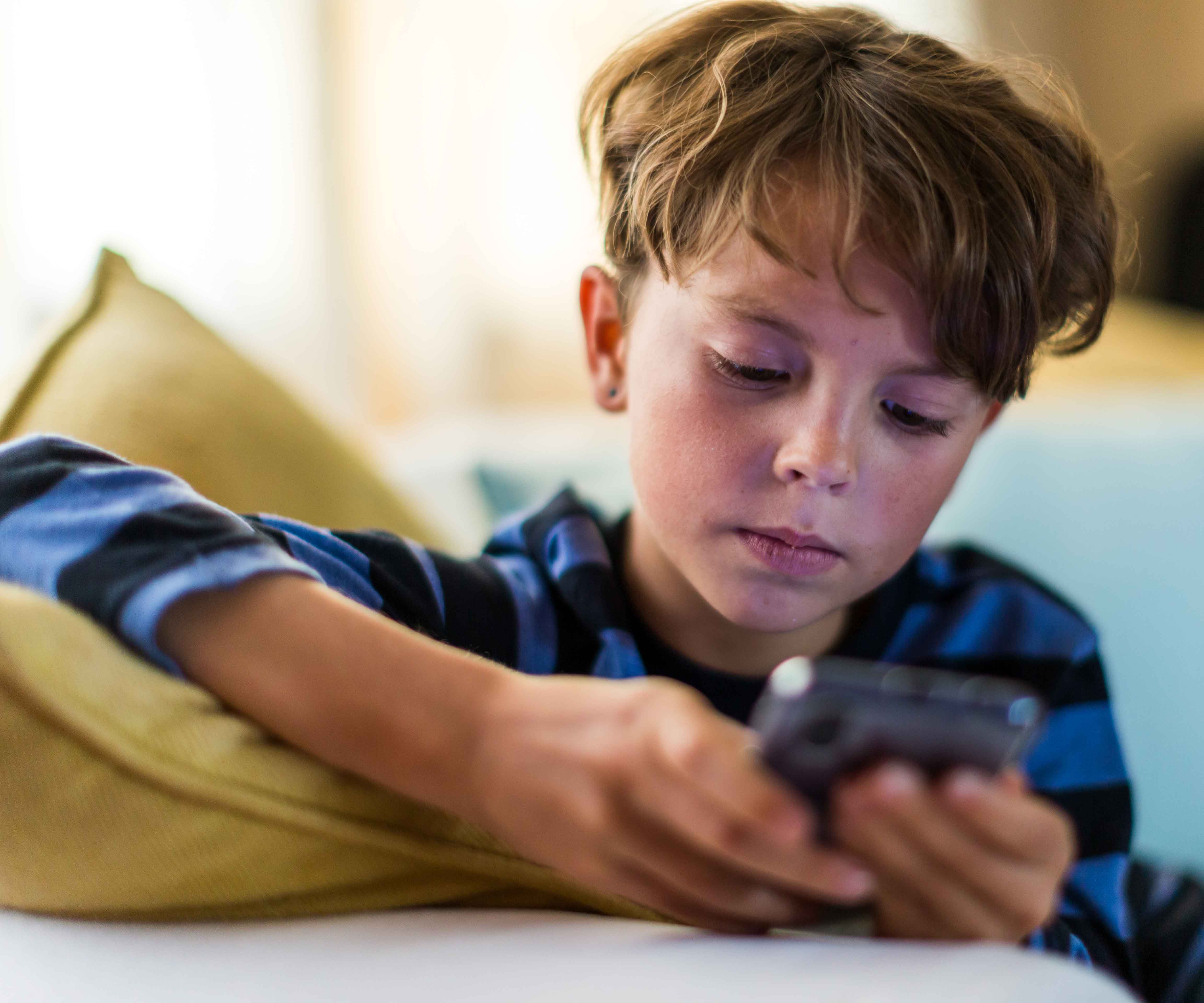 A quel âge un enfant peut-il avoir un smartphone ? 
