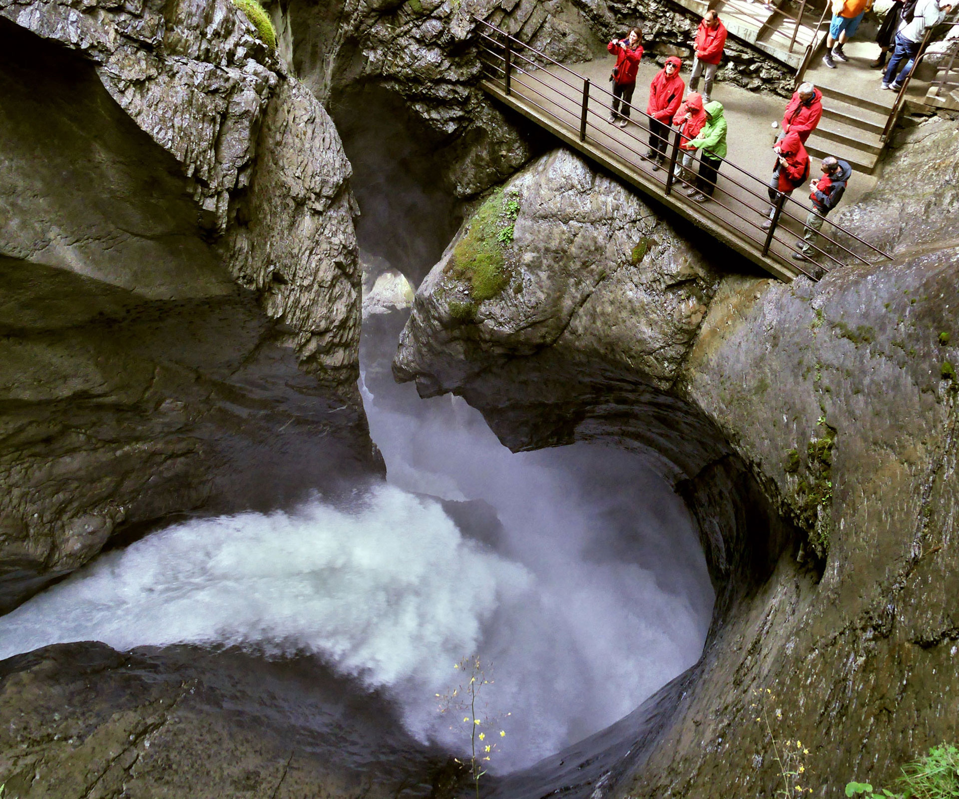 Trümmelbachfälle in Lauterbrunnen – ein bleibendes Familien-Erlebnis