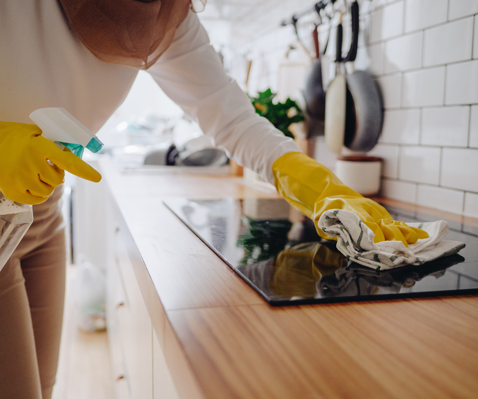 Comment bien nettoyer une plaque de cuisson • Migros