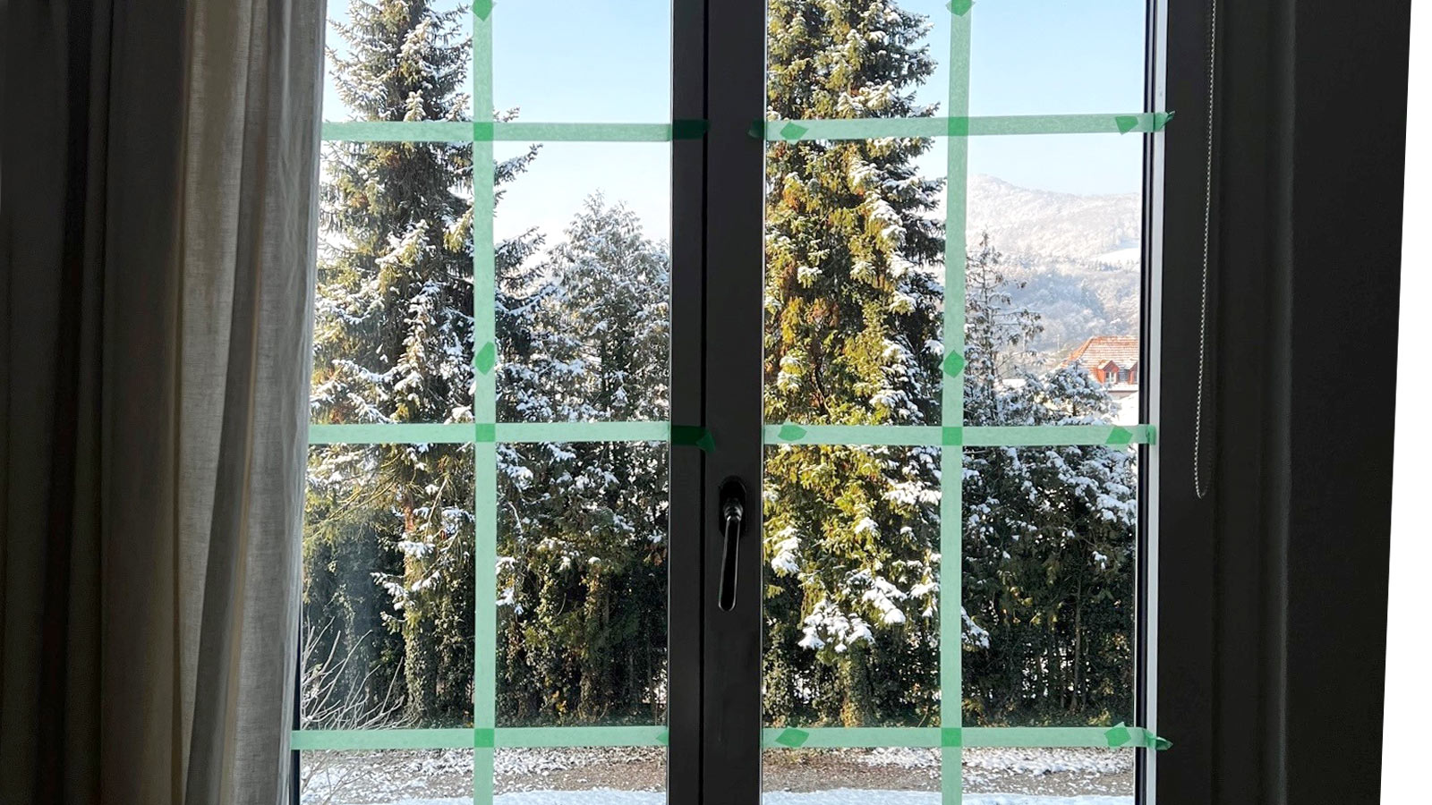 Schneefenster: Fenster verzieren mit Schneespray