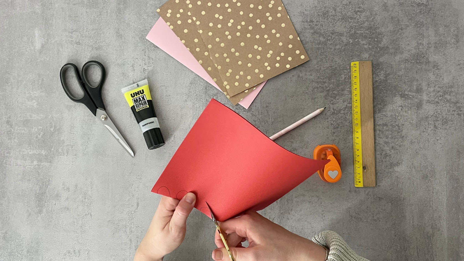 Logbuch-Verlag Set 3 Sacchetti Regalo In Feltro Grigio E Rosso Con Cuore, Riutilizzabili, Per Bomboniere E Regali