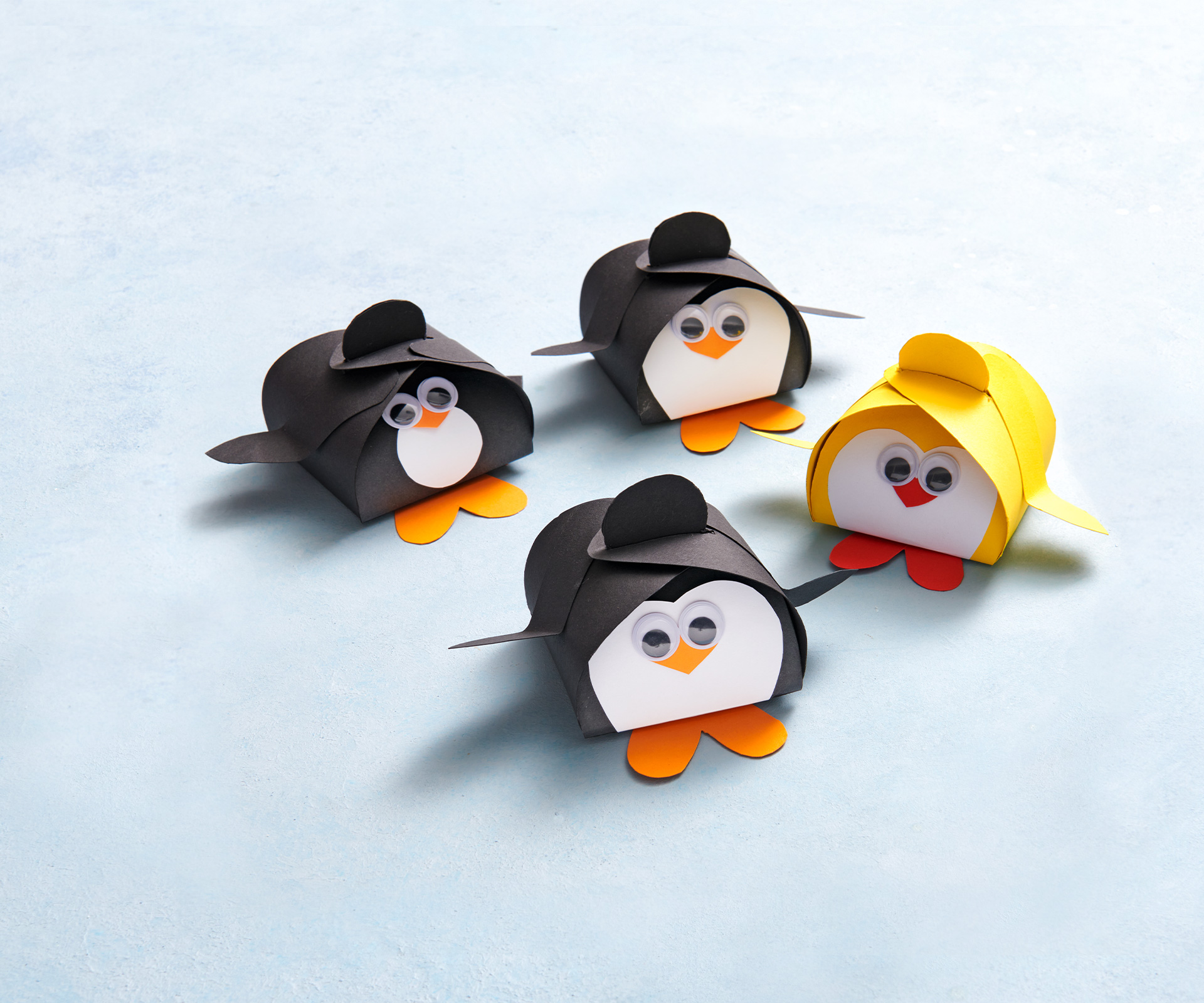 Bastelanleitung: Pinguin-Geschenkbox
