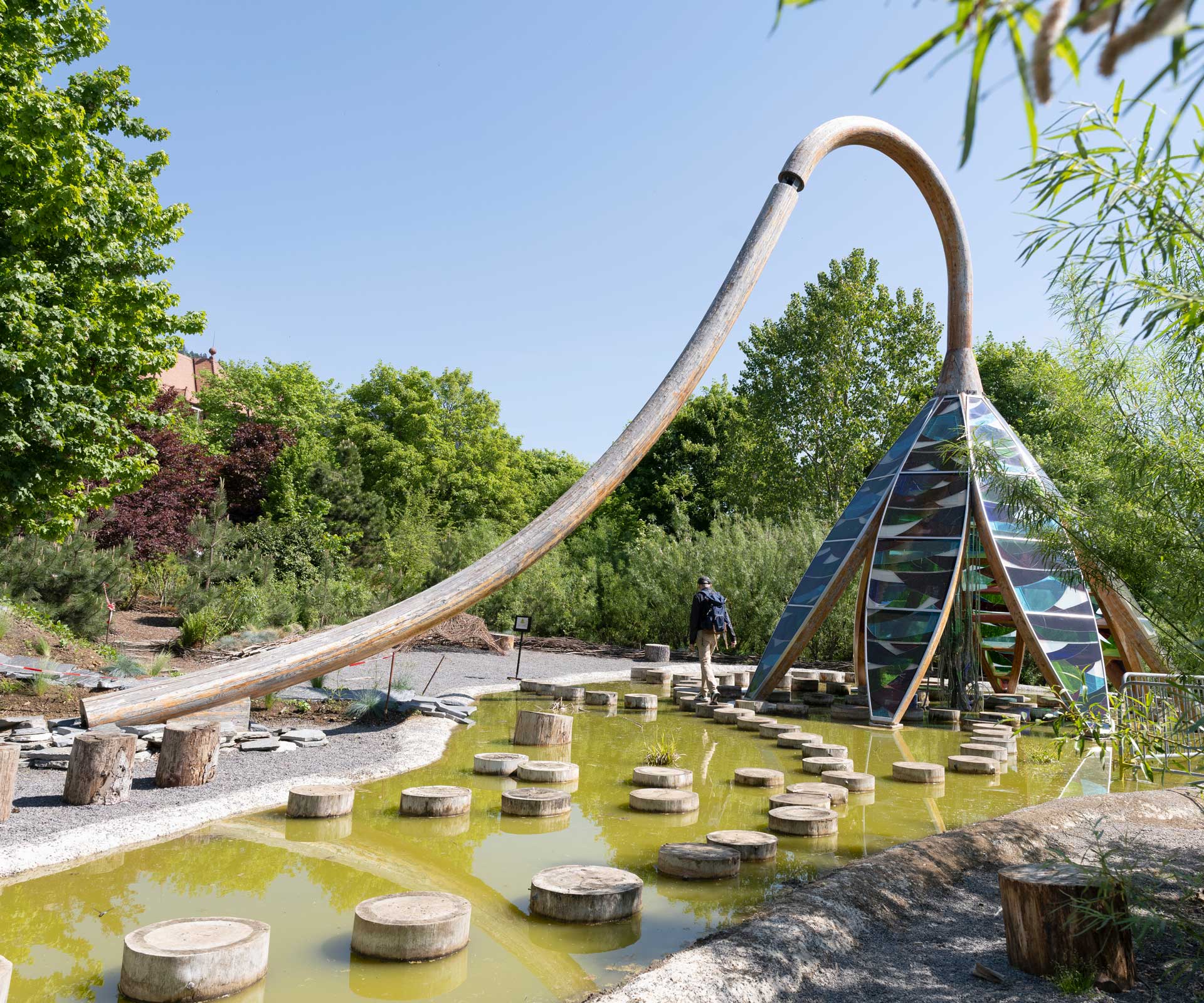 ValdeRuz Spaziergang durch Gärten und ein Schloss Famigros